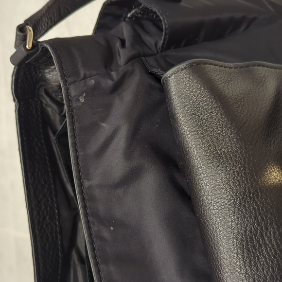 Tory Burch Thea Messenger Diaper Bag w/ Changing pad - Picture 7 of 9